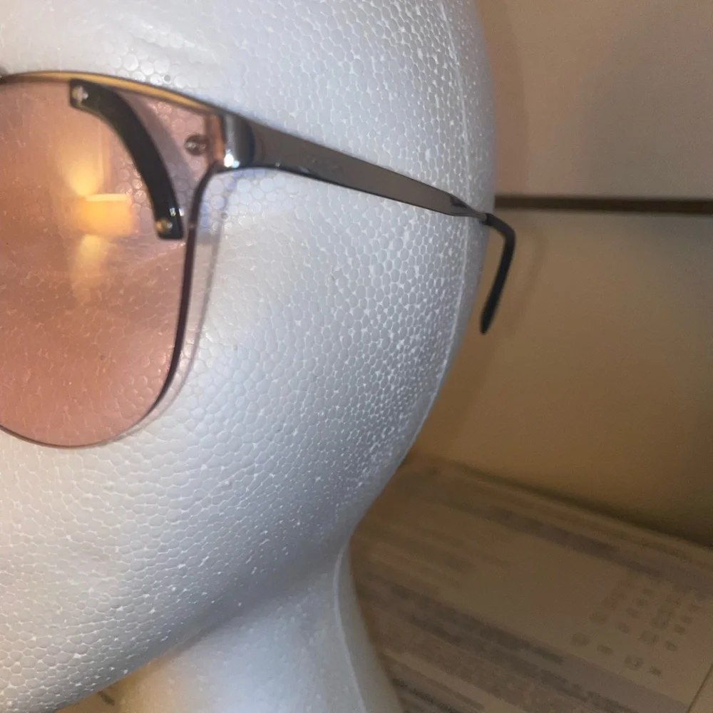 Prada sunglasses - Picture 7 of 12